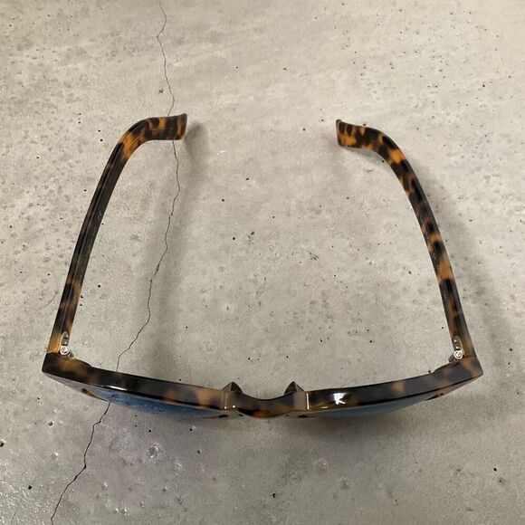 Illesteva Leonard II Sunglasses - Picture 5 of 6